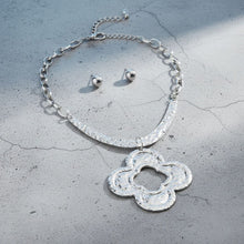 Load image into Gallery viewer, Chunky Pendant Silver Hammered Quatrefoil Necklace
