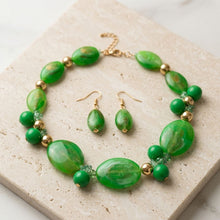 Load image into Gallery viewer, Apple Green Marbled Oval Bead Collar Necklace
