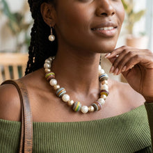 Load image into Gallery viewer, Multicolor Striped Bead Cream 20mm Pearl Necklace
