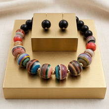 Load image into Gallery viewer, Multicolor Striped Resin Chunky Beaded Necklace
