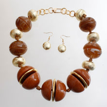 Load image into Gallery viewer, Swirled Caramel Brown Marble Chunky Bead Necklace
