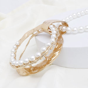 Pendant Sculpted Gold Ring Cream Pearl Necklace