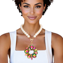 Load image into Gallery viewer, Toggle Pearl Pink Green Crystal Pendant Necklace
