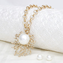 Load image into Gallery viewer, Pendant Branched Gold Cream Pearl Chain Necklace
