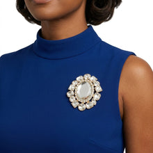 Load image into Gallery viewer, Oval Brooch Gold and Clear Glass Brilliant Pin

