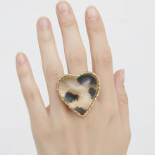 Load image into Gallery viewer, Chunky Heart Leopard Print Stretch Cocktail Ring
