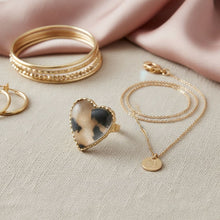 Load image into Gallery viewer, Chunky Heart Leopard Print Stretch Cocktail Ring
