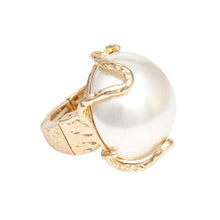 Load image into Gallery viewer, Cocktail Cream Power Pearl Gold Stretch Ring

