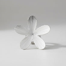 Load image into Gallery viewer, Cocktail Ring Large Silver Ribbed Petal Flower Ring
