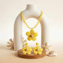 Load image into Gallery viewer, Yellow Daisy Flower Raffia Pendant Necklace Set

