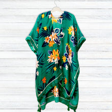 Load image into Gallery viewer, Green Tropical Floral Tassel Kimono
