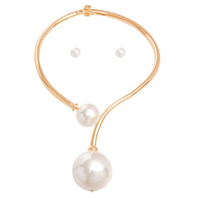 Load image into Gallery viewer, Cream Pearl Hinge Choker
