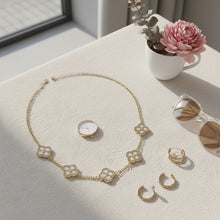 Load image into Gallery viewer, White Encrusted Quatrefoil 5 Motif Chain Necklace
