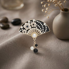 Load image into Gallery viewer, Brooch Black and Gold Hanfu Fan Style Pin
