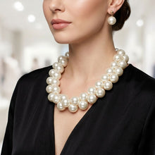 Load image into Gallery viewer, Flat Bottom Woven Cream Pearl Cluster Necklace
