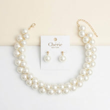 Load image into Gallery viewer, Flat Bottom Woven Cream Pearl Cluster Necklace

