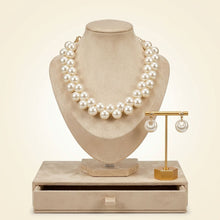 Load image into Gallery viewer, Flat Bottom Woven Cream Pearl Cluster Necklace

