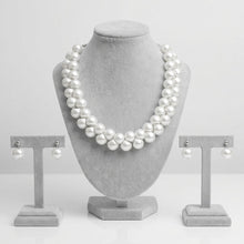 Load image into Gallery viewer, Flat Bottom Woven White Pearl Cluster Necklace
