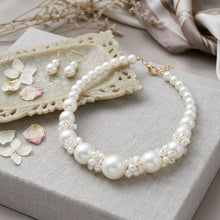 Load image into Gallery viewer, Cream Pearl Bead Cluster Single Strand Necklace

