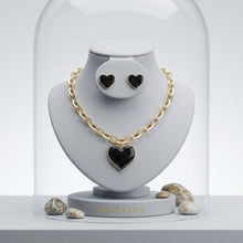 Load image into Gallery viewer, Black Heart Pendant Gold Oval Chain Necklace
