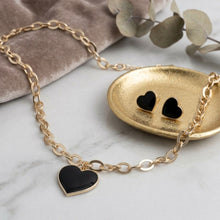 Load image into Gallery viewer, Black Heart Pendant Gold Oval Chain Necklace
