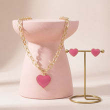 Load image into Gallery viewer, Pink Heart Pendant Gold Oval Chain Necklace
