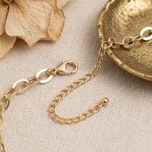 Load image into Gallery viewer, Pink Heart Pendant Gold Oval Chain Necklace
