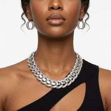 Load image into Gallery viewer, Silver Textured Overlapping Link Chain Necklace

