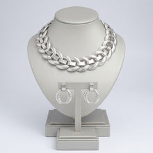 Load image into Gallery viewer, Silver Textured Overlapping Link Chain Necklace
