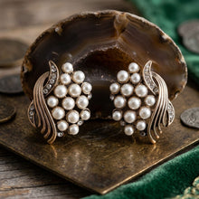 Load image into Gallery viewer, Opulent Gold Cream Pearl Cluster Stud Earrings
