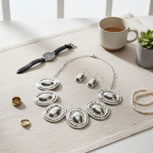 Load image into Gallery viewer, Collar Silver Organic Oval Domed Link Necklace
