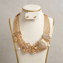 Load image into Gallery viewer, Opulent Aurbo Crystal Pearl Chainmaille Collar Set
