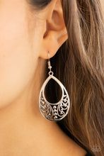 Load image into Gallery viewer, Stylish Serpentine - Silver Earrings - E0115
