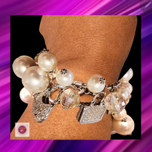 Load image into Gallery viewer, Pearl Charm Bracelet - White - B1080
