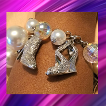 Load image into Gallery viewer, Pearl Shoe Charm Bracelet - B1081
